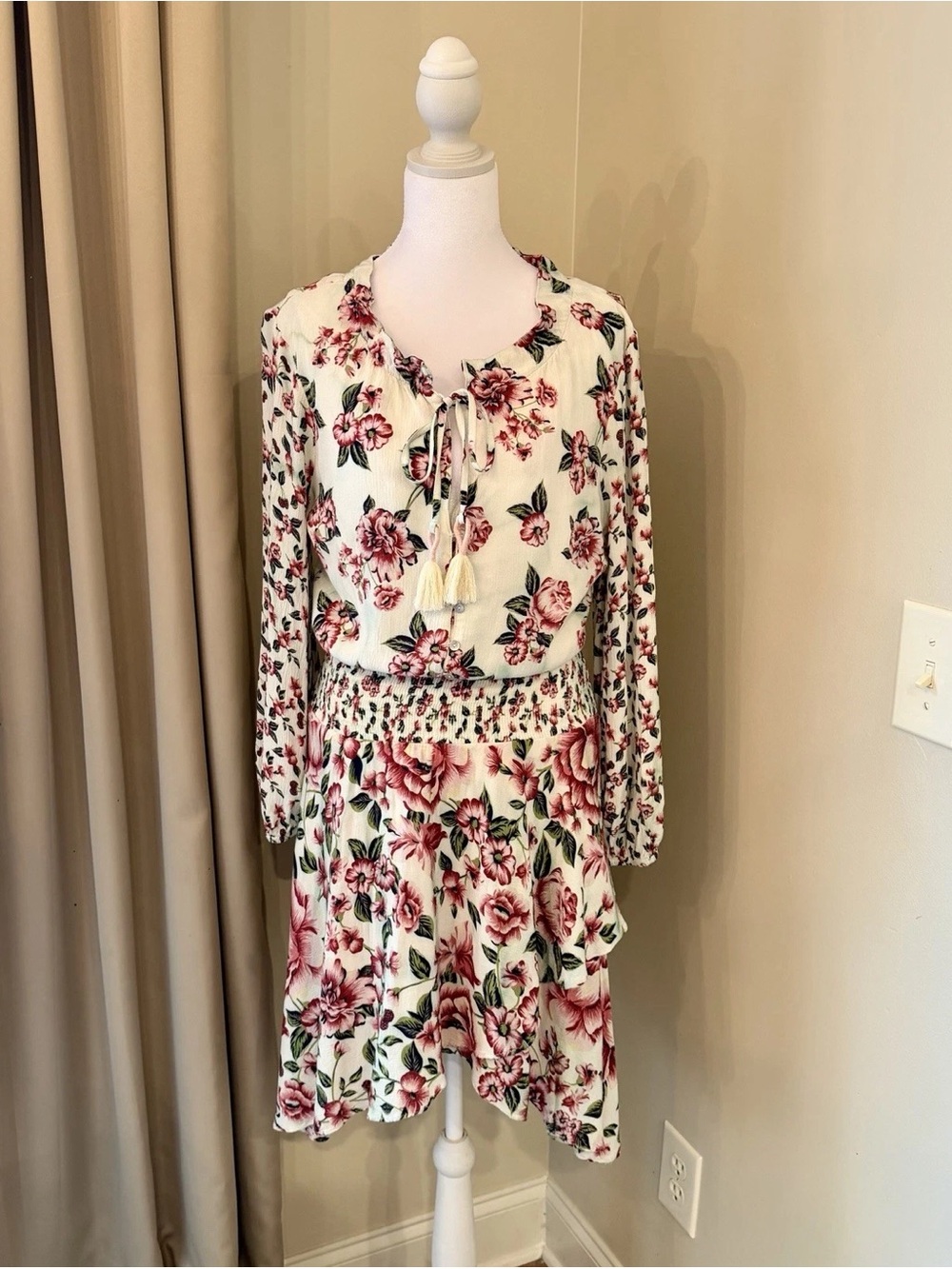 FARM Rio Cream Floral Long-Sleeve Smocked Waist Dress with Pink Roses